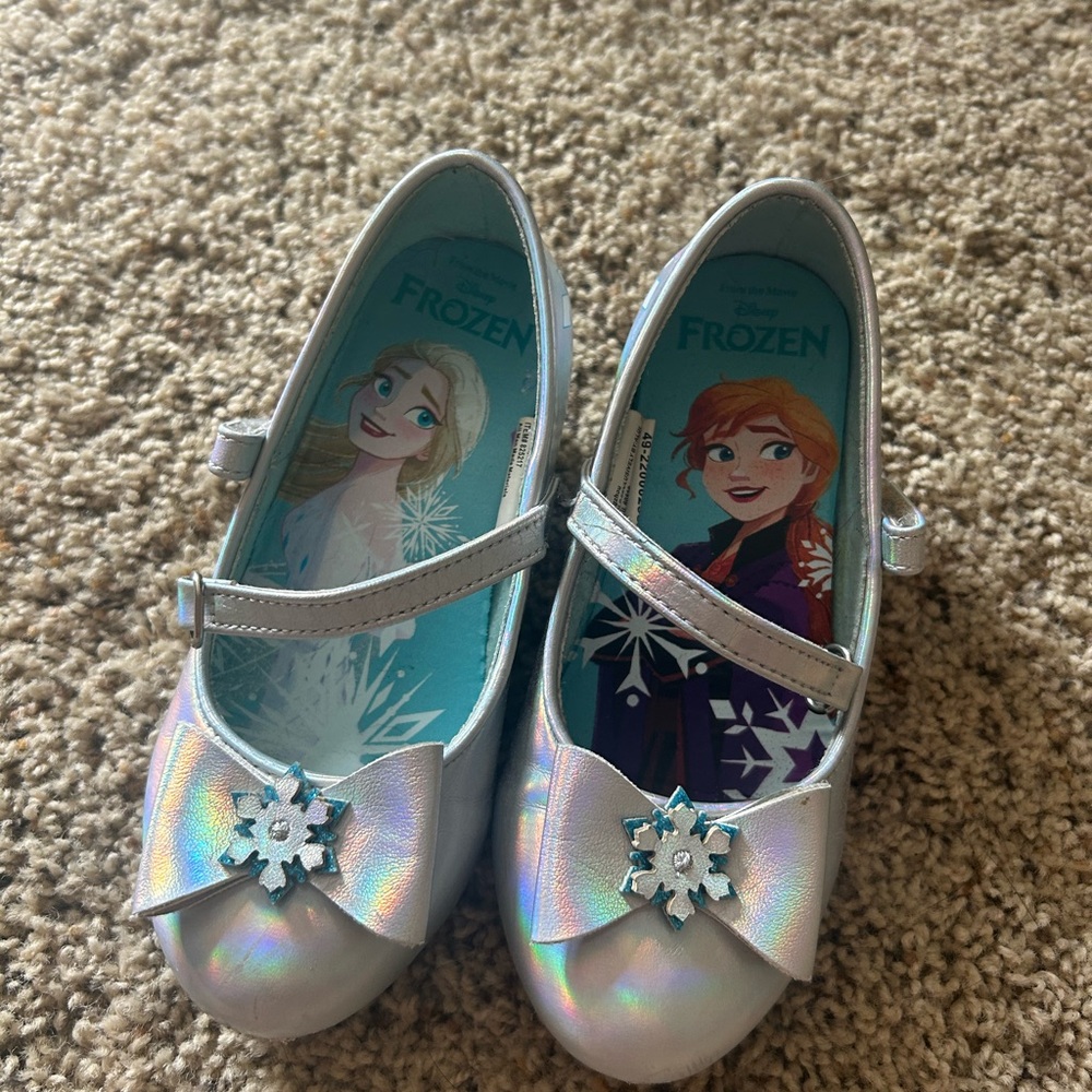 Disney Frozen Silver Dress Shoes with Bow
